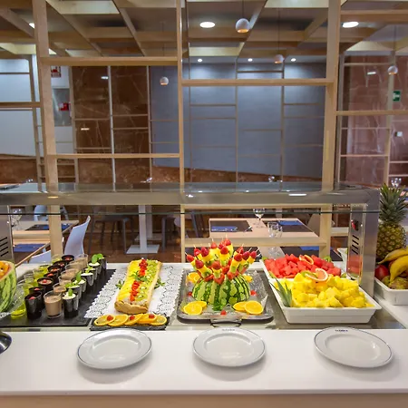 Отель Olympia Valencia 4*